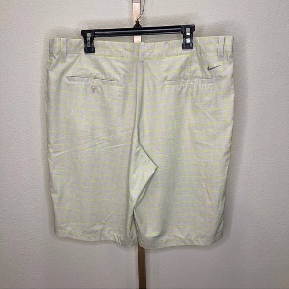 Nike Golf Tour Performance  Dri-fit Plaid Shorts sz 38 - Picture 4 of 7